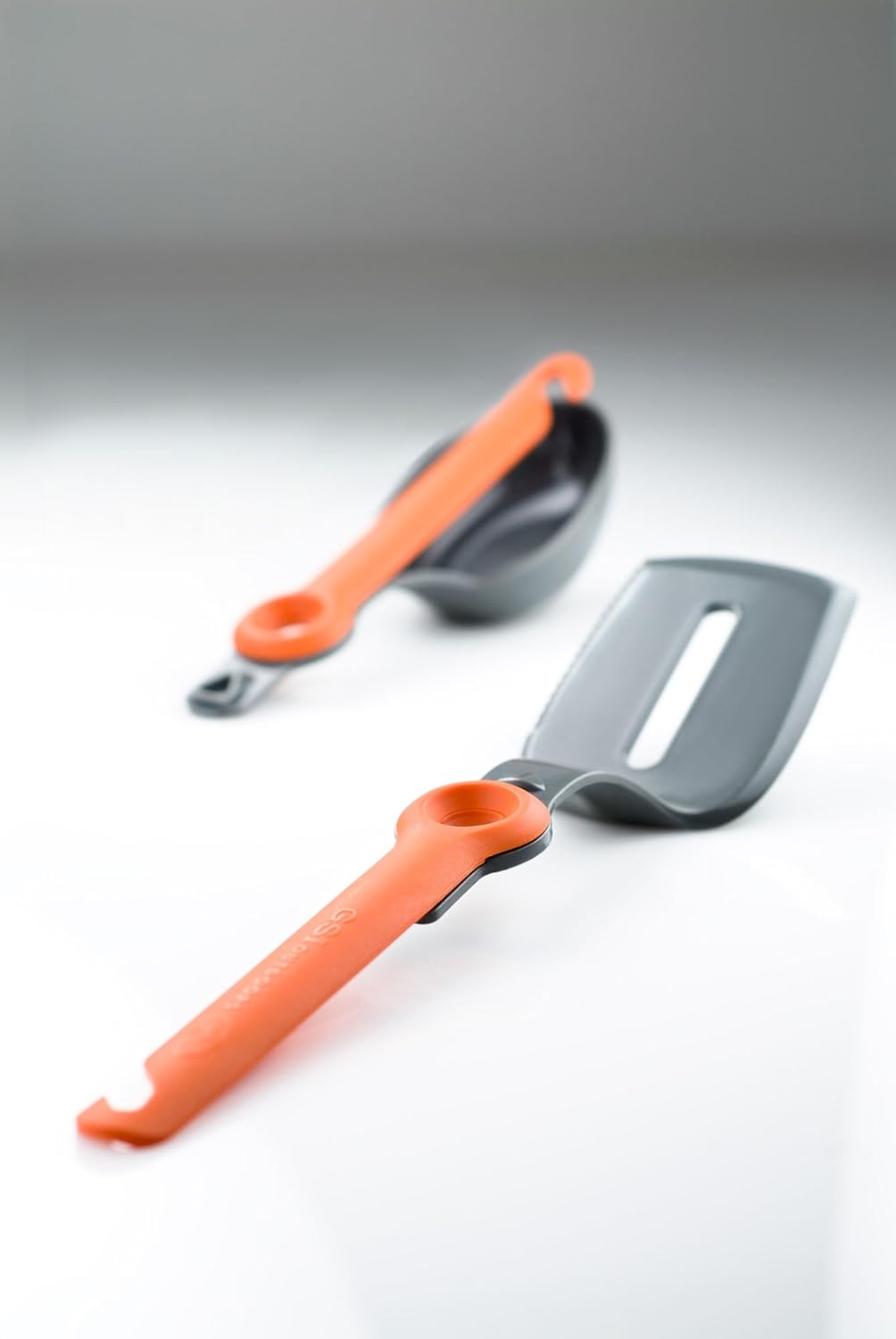 キャンプシェフツールセット 11点入り グルメキッチンセット - Camping Cooking Essentials のレビューと価格